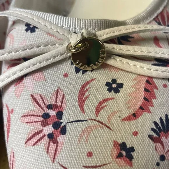 Ted Baker Bayna Floral Ballet Flats Sz 39 (EU) Bow Accent Slip On - Picture 5 of 9